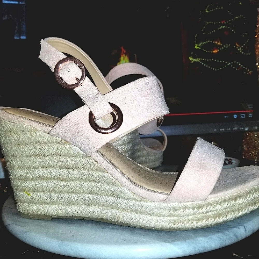 LC Lauren Conrad Sherbet/Natural wedge sandals